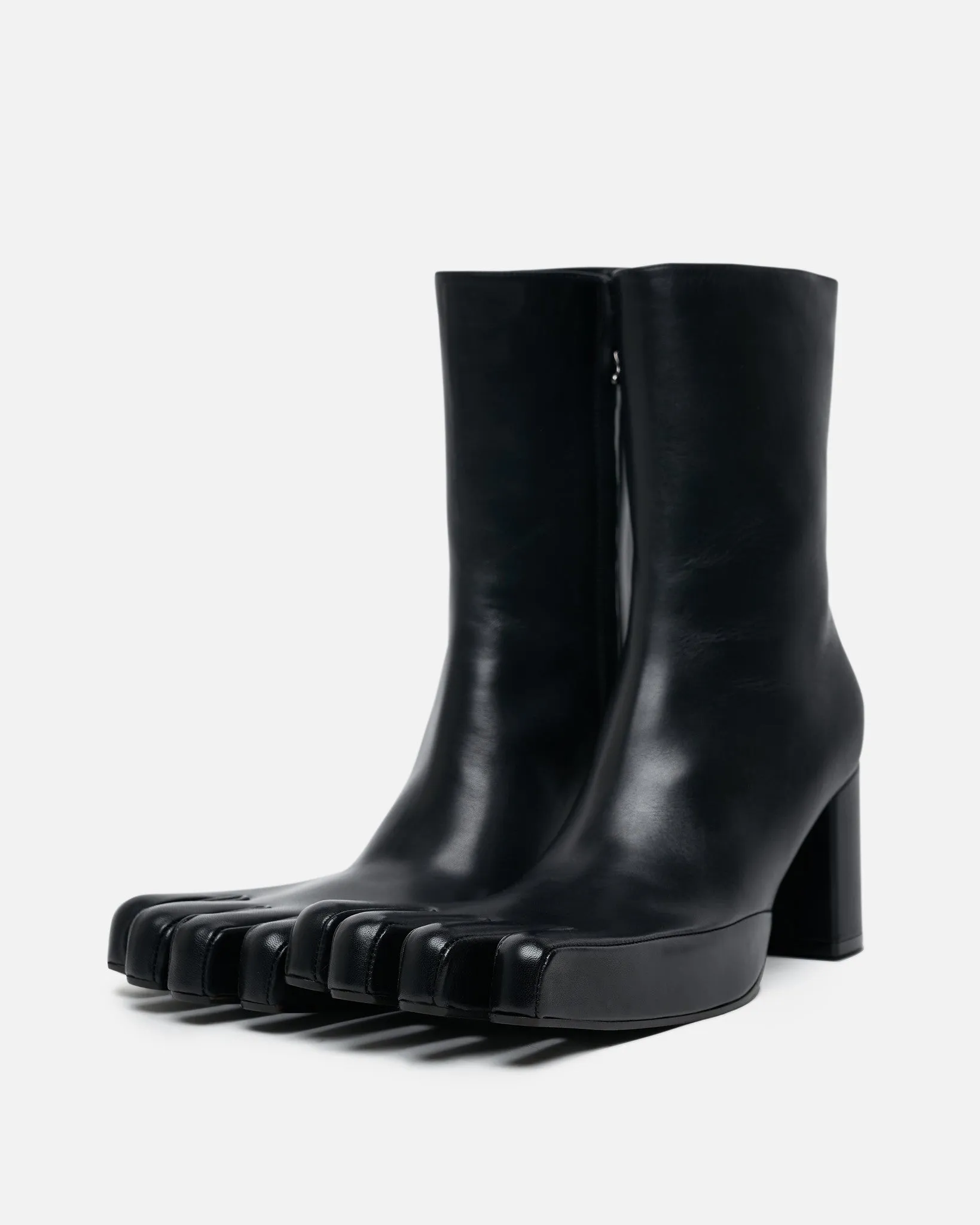 AVAVAV Matte Leather Fingers Boot in Black