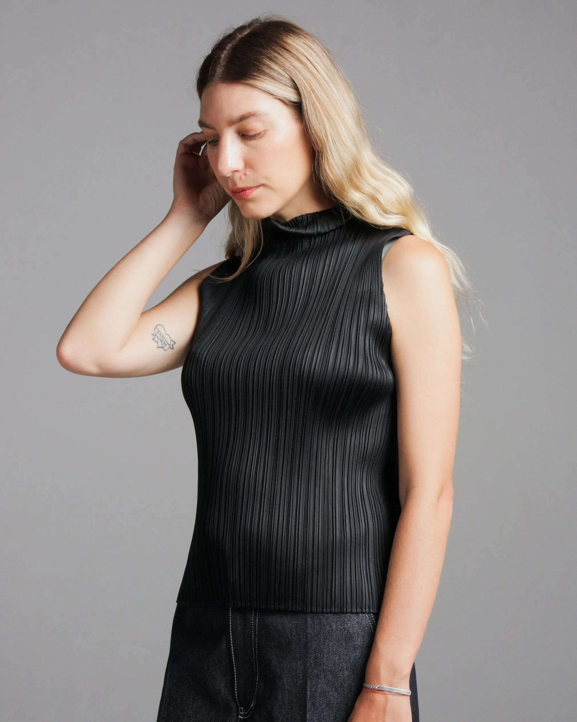 Black Highneck Pleated Tank