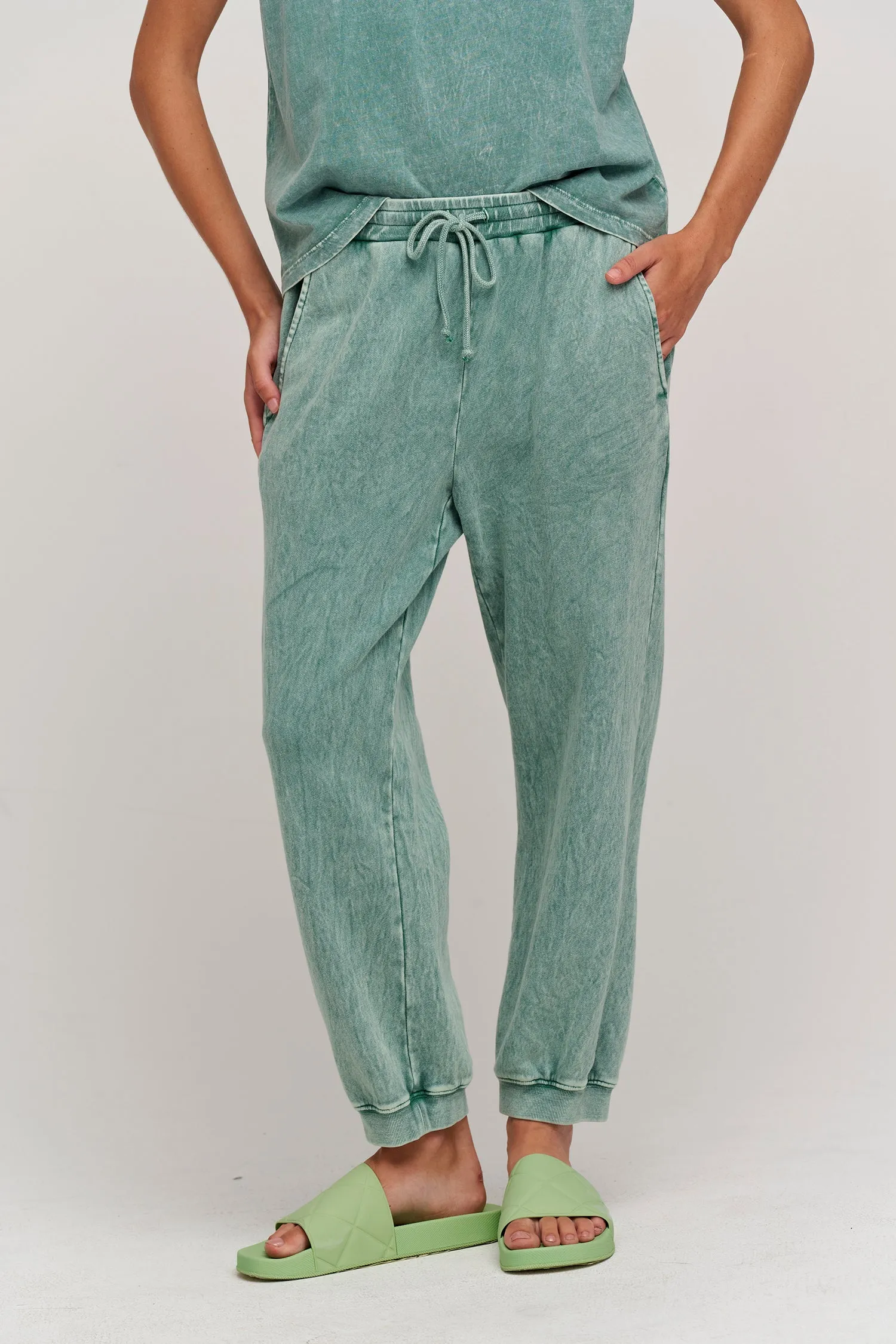 CYNTHIA DRAWSTRING JOGGERS IN GREEN