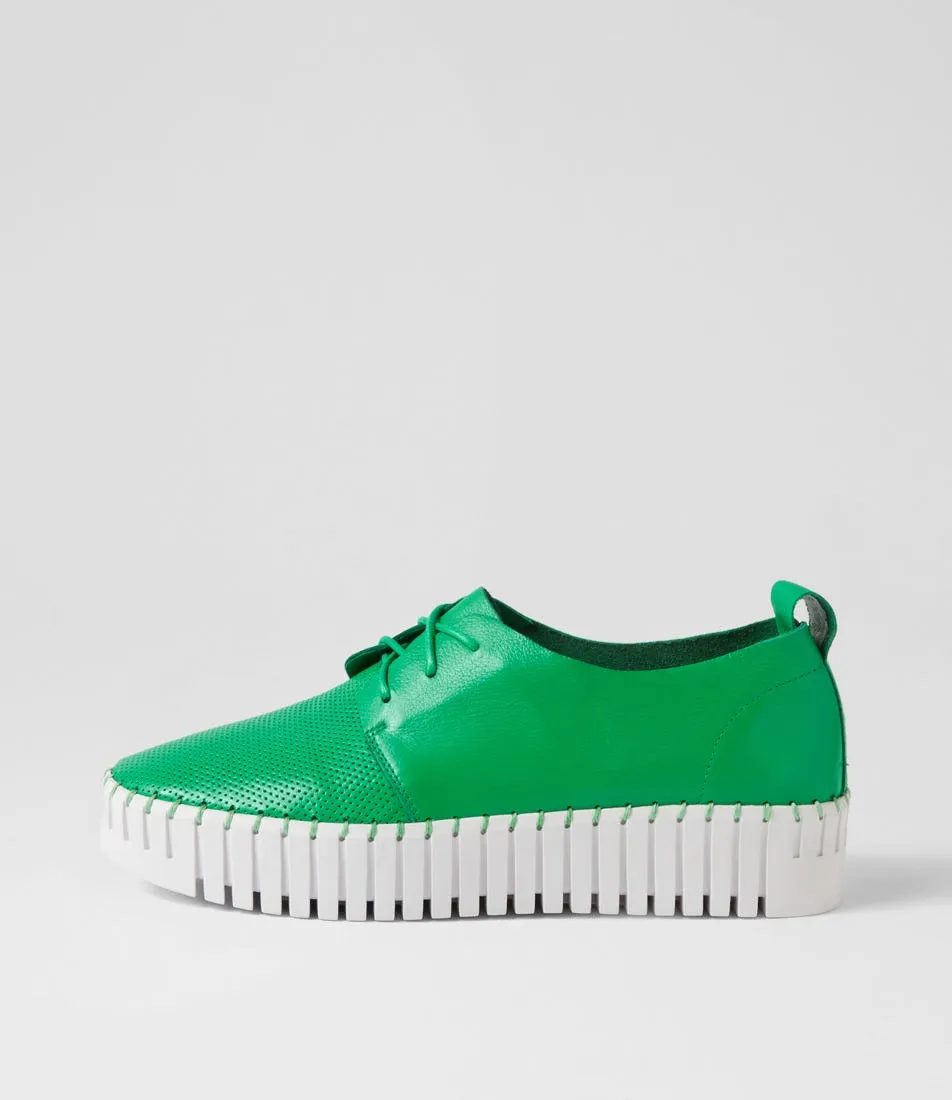 DJANGO & JULIETTE Batu Bright Emerald White Leather Sneakers