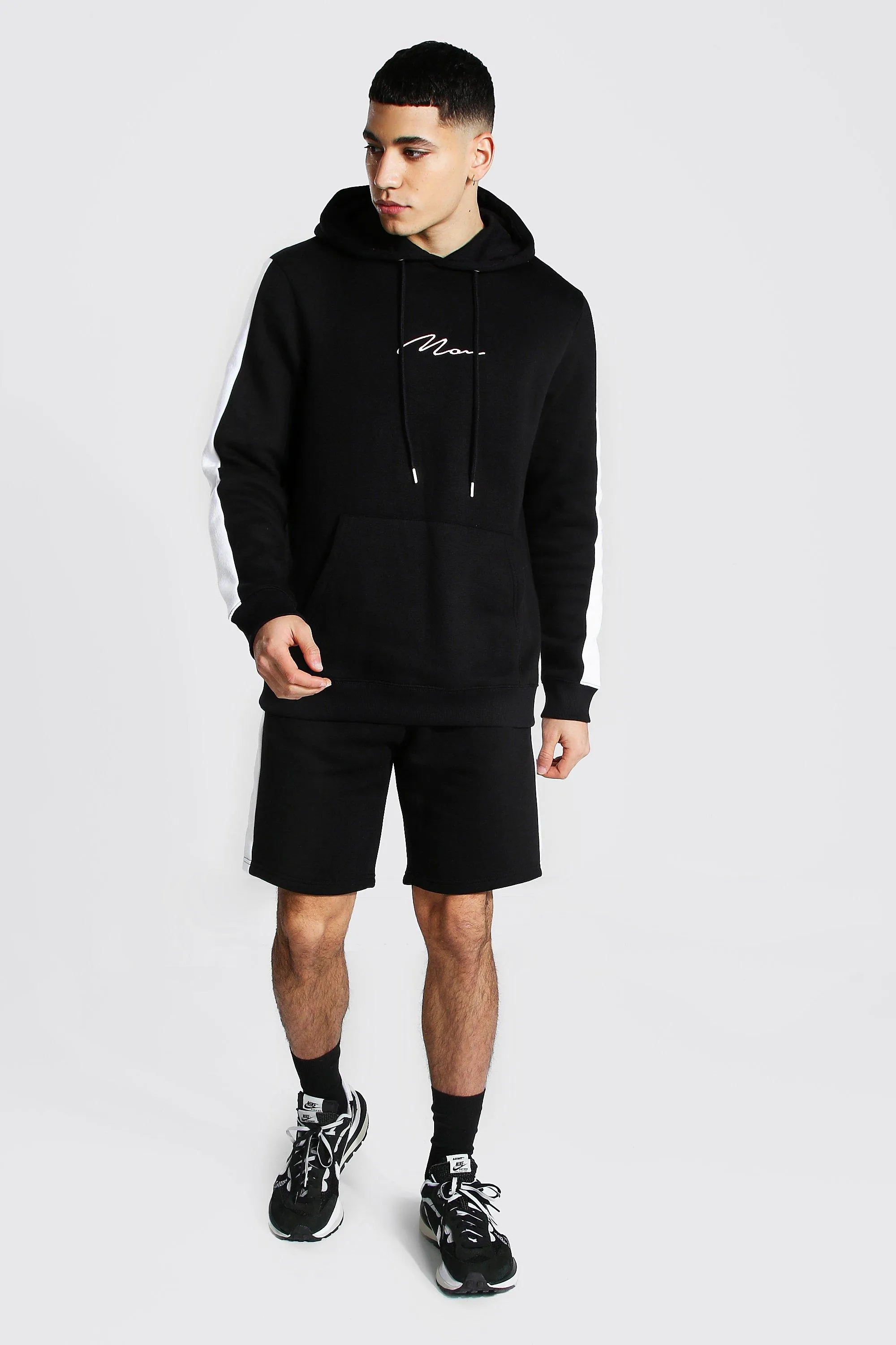 Man Signature Contrast Panel Short Tracksuit | boohooMAN UK