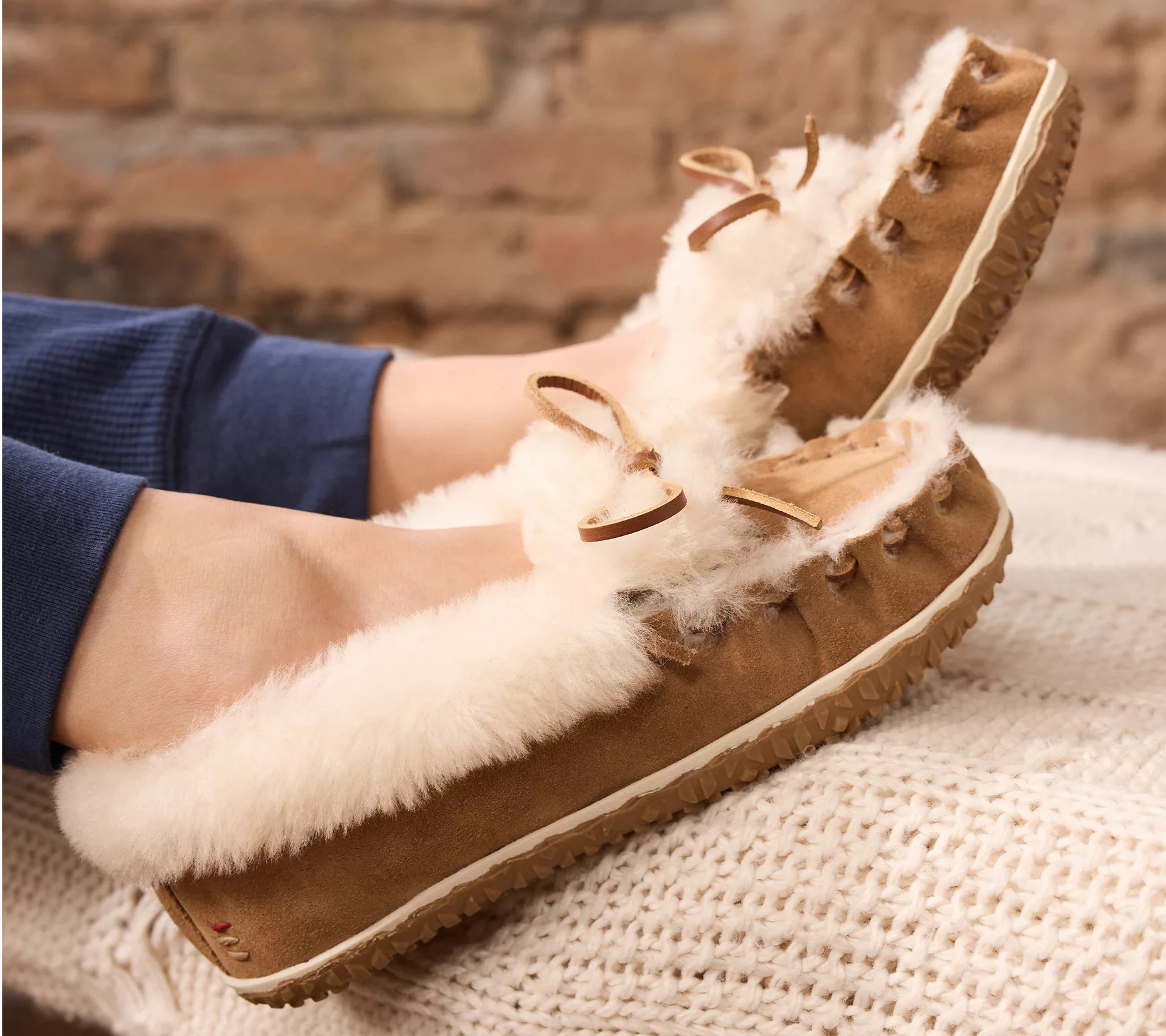 Minnetonka Women's Ultimate Suede Slipper