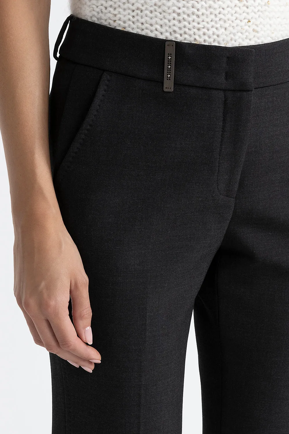 Two-way stretch fabric cigarette trousers